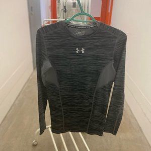 Under Armour top